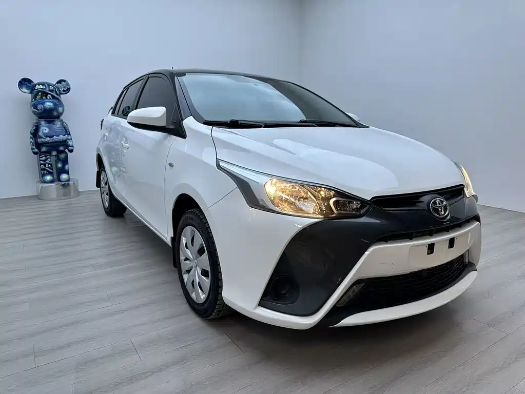 Toyota Yaris L 2023