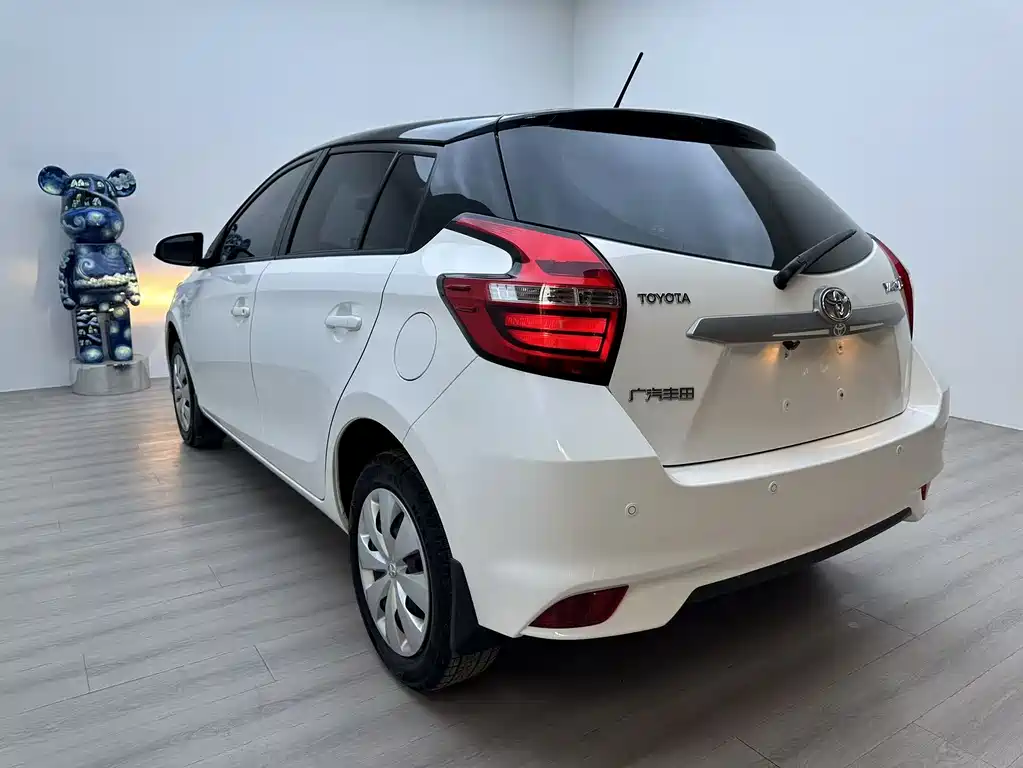 Toyota Yaris L 2023