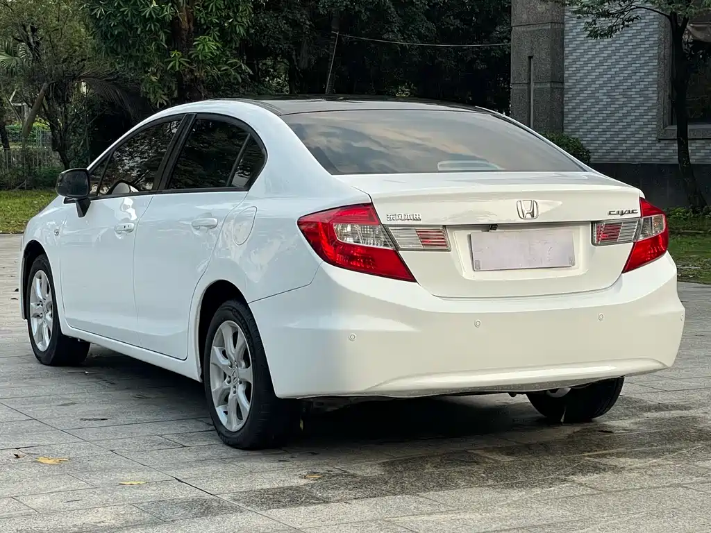 Honda Civic 2014 — фото 14