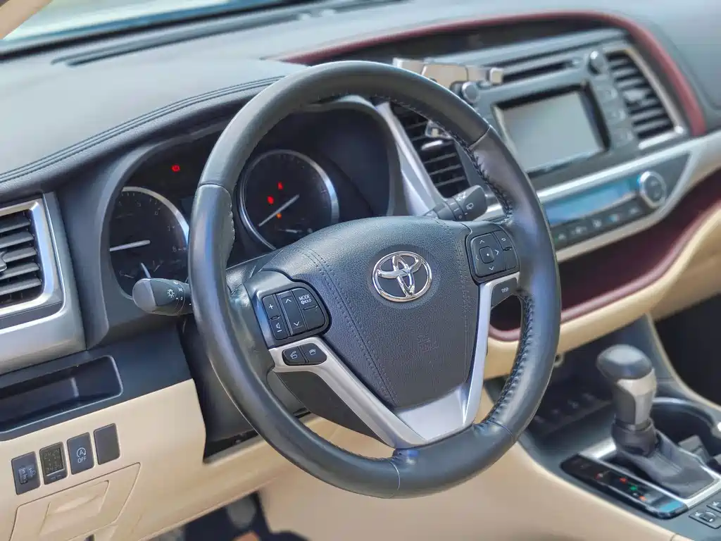 Toyota Highlander 2016 — фото 8