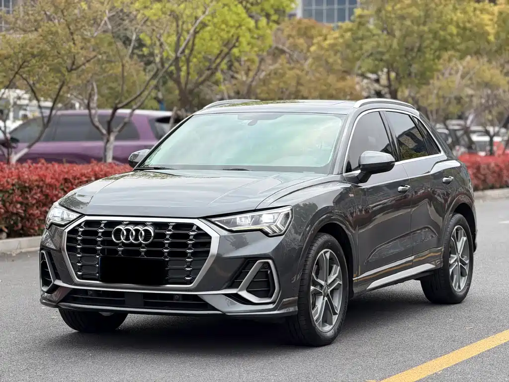 Audi Q3 2020 — фото 1