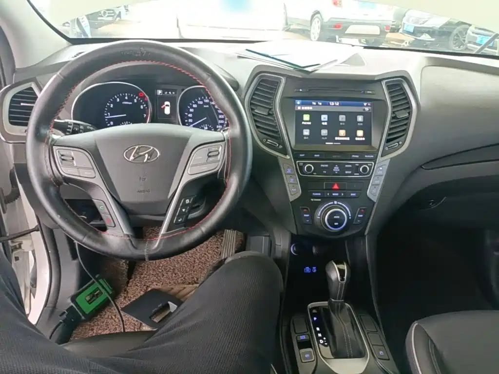 Hyundai Santa Fe 2016 — фото 10