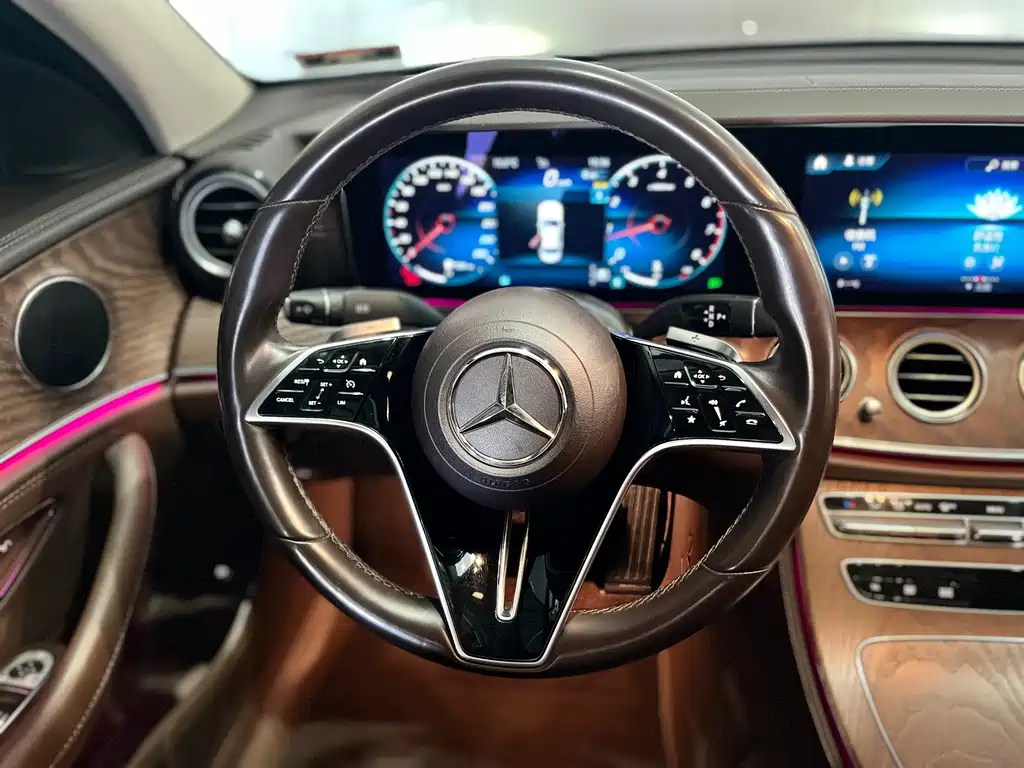 Mercedes-Benz E-Class 2022 — фото 13