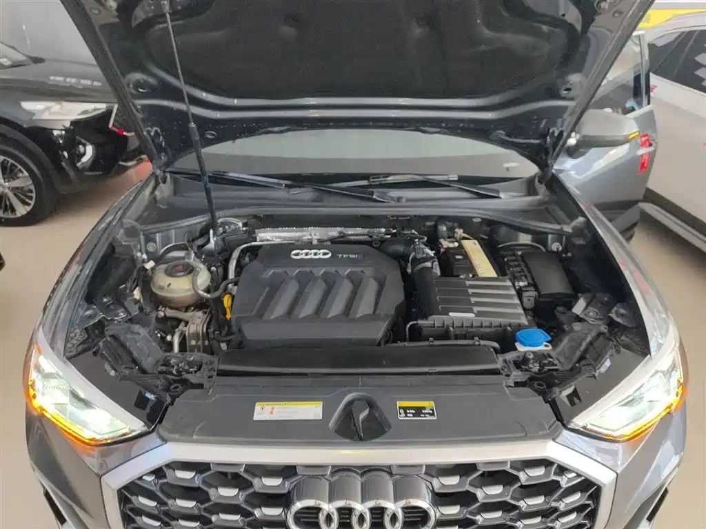 Audi Q3 Sportback 2020 — фото 16