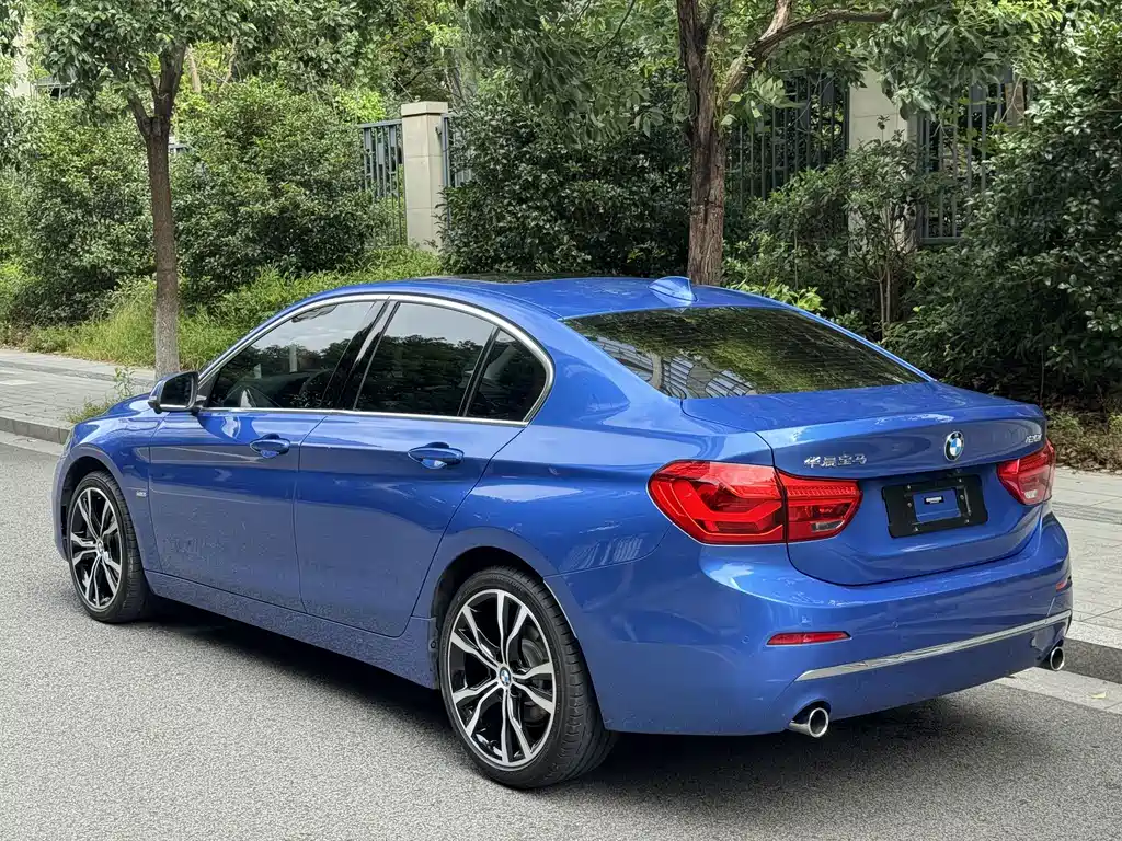 BMW 1 Series 2018 — фото 8
