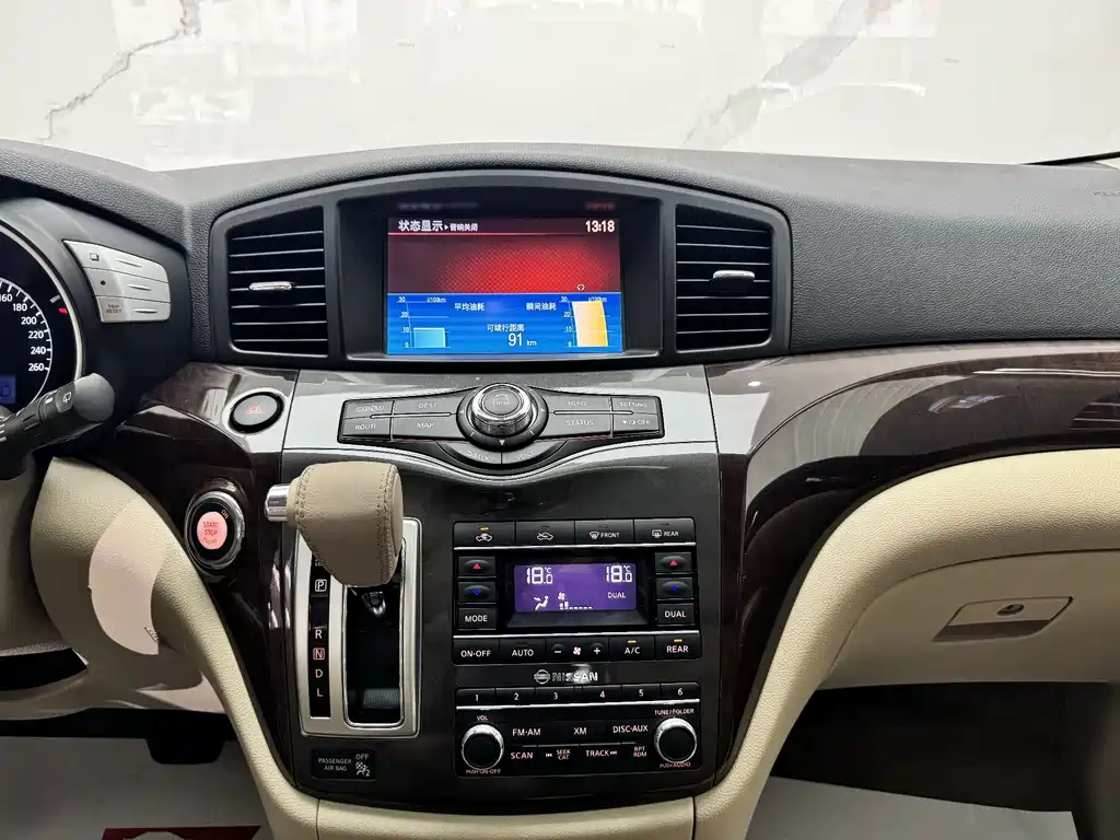 Nissan Quest 2016 — фото 13