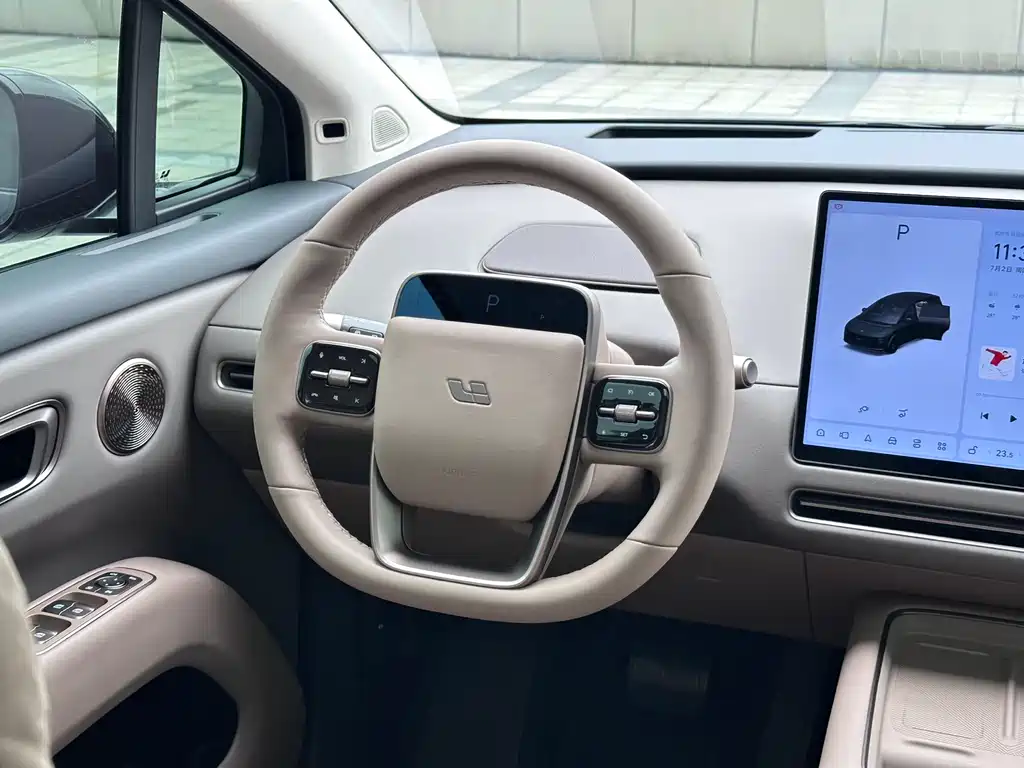 Li Auto i8 2025 — фото 8