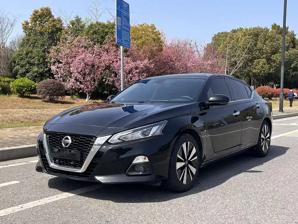 Nissan Teana 2022 — фото 1