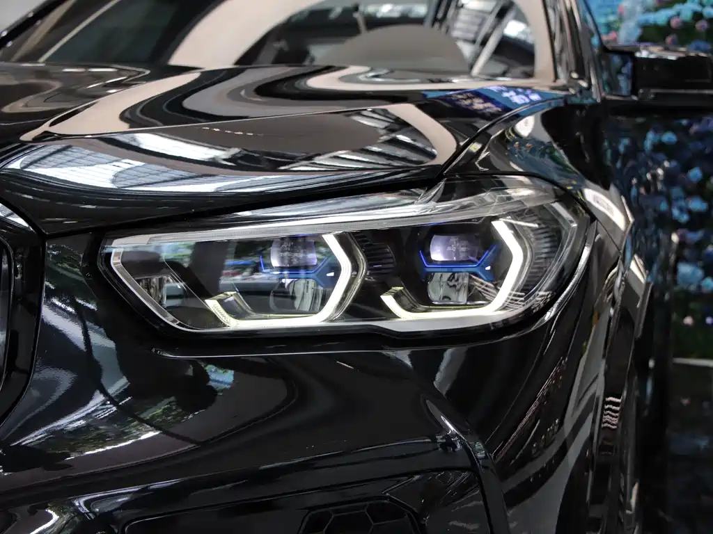 BMW X5 M 2022 — фото 38