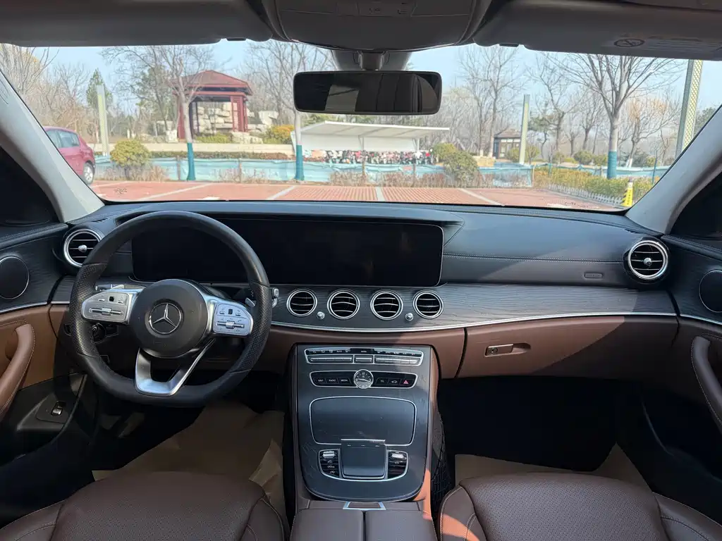 Mercedes-Benz E-Class 2019 — фото 14