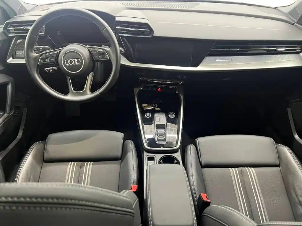 Audi A3 2023 — фото 15