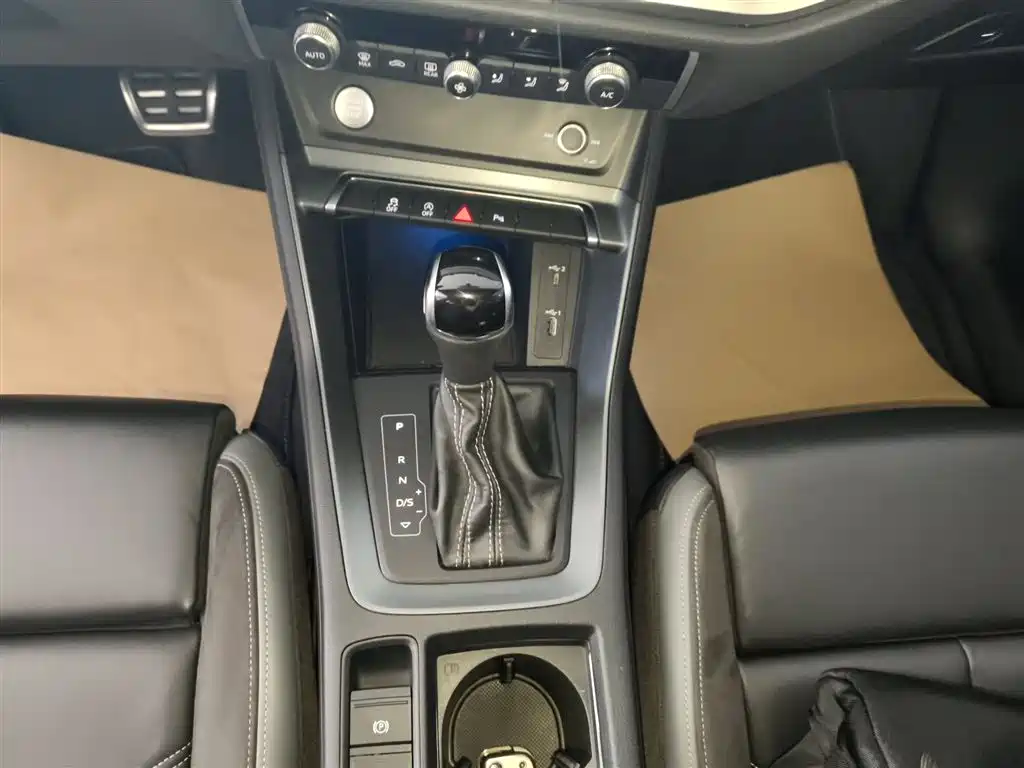 Audi Q3 Sportback 2020 — фото 10