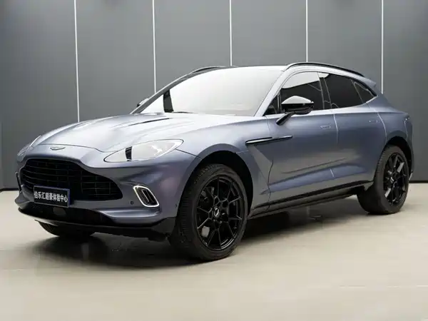 Aston Martin DBX 2024