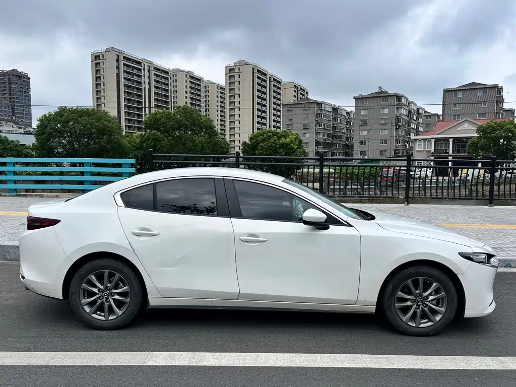 Mazda 3 Angkesela 2022