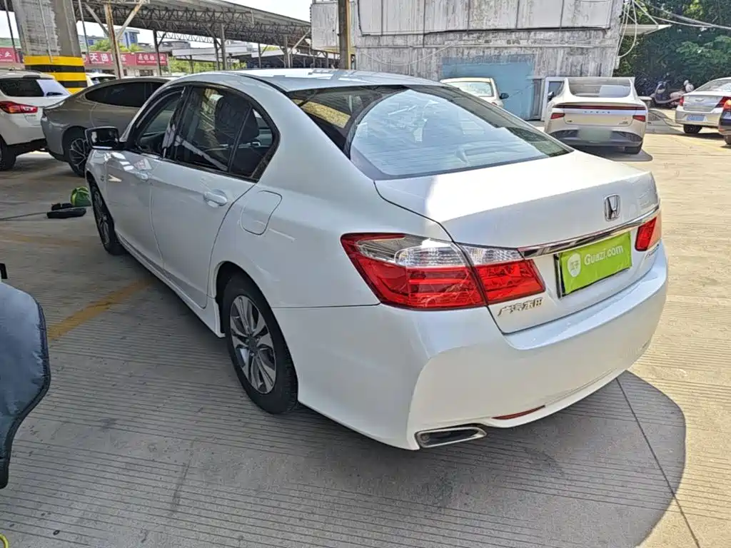 Honda Accord 2015 — фото 23