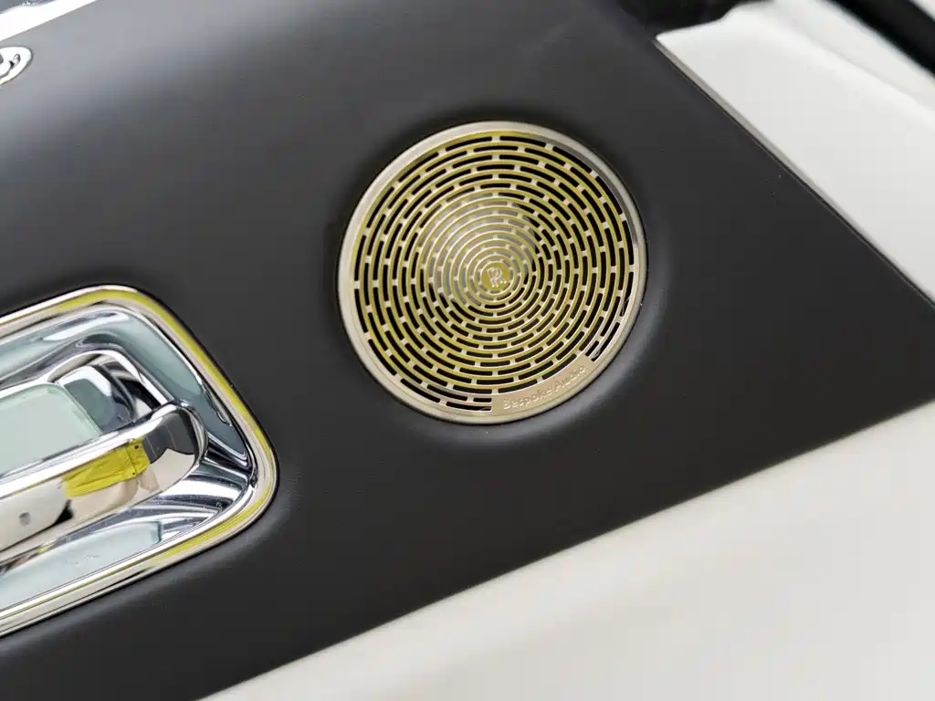 Rolls-Royce Phantom 2017 — фото 8