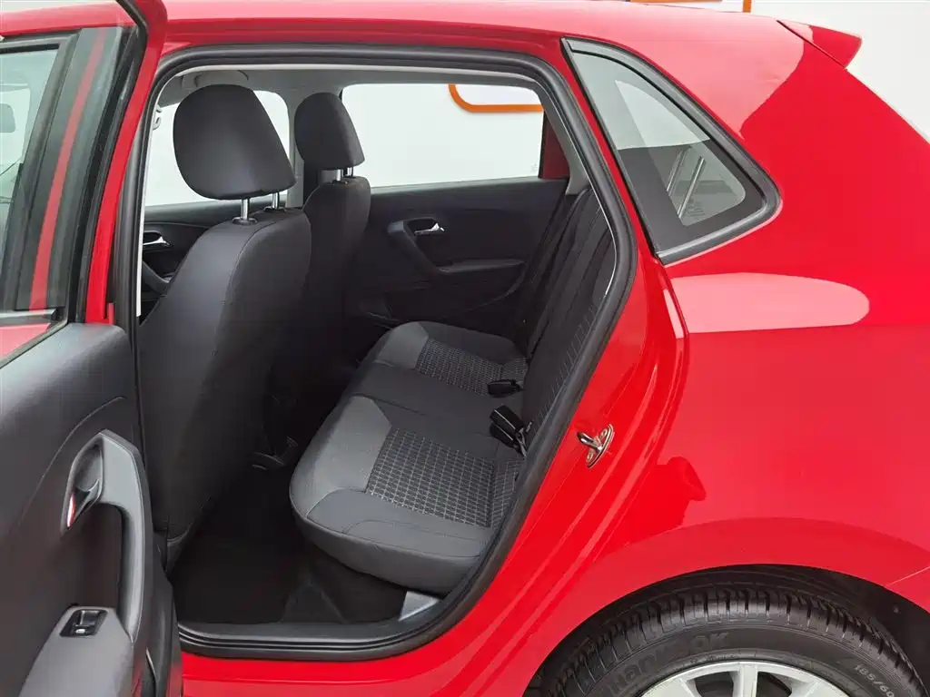 Volkswagen Polo 2015 — фото 15