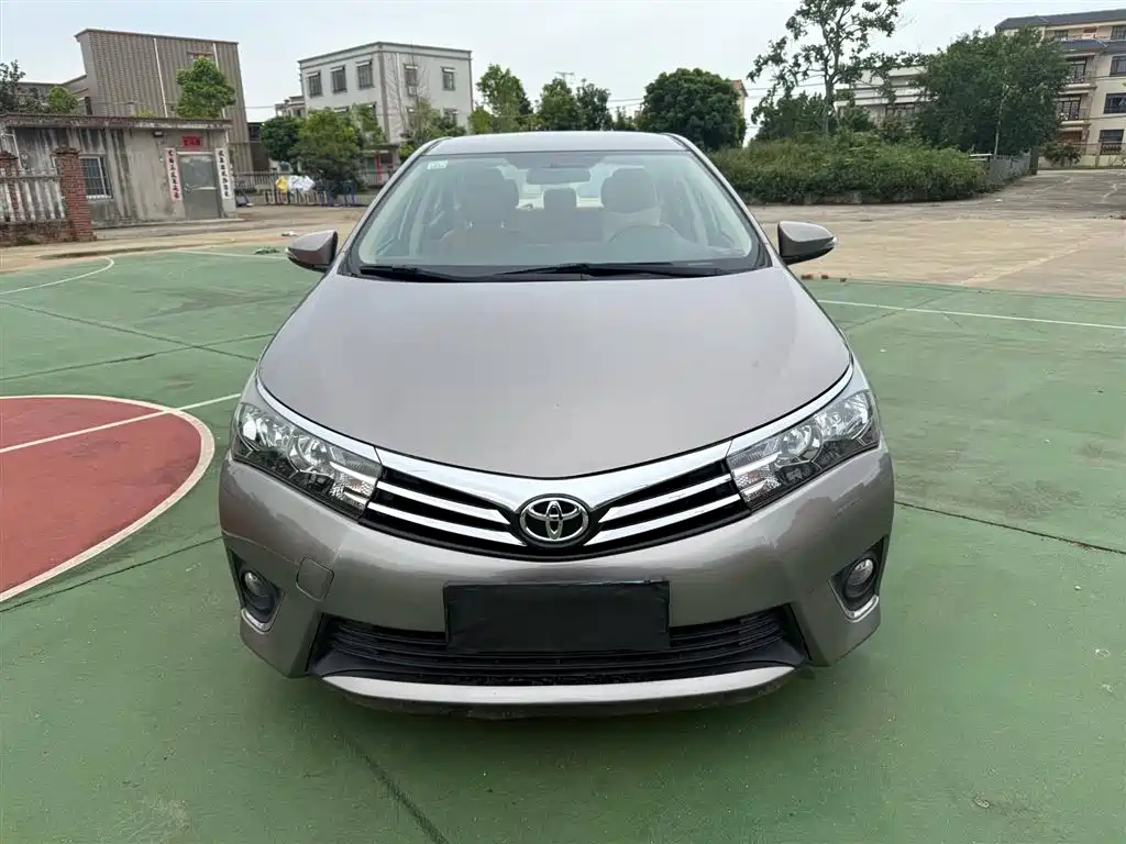 Toyota Corolla 2015 — фото 2