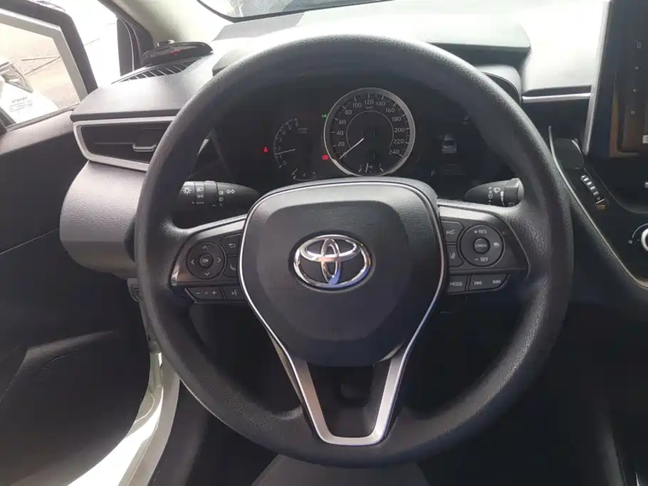 Toyota Corolla 2020 — фото 15