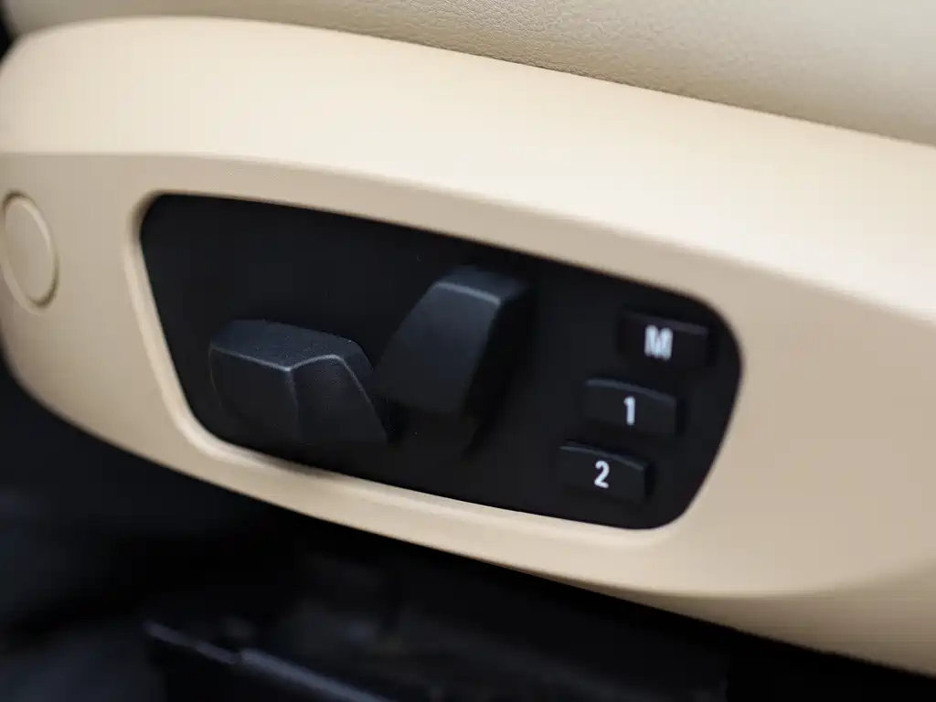 BMW X1 2014 — фото 14
