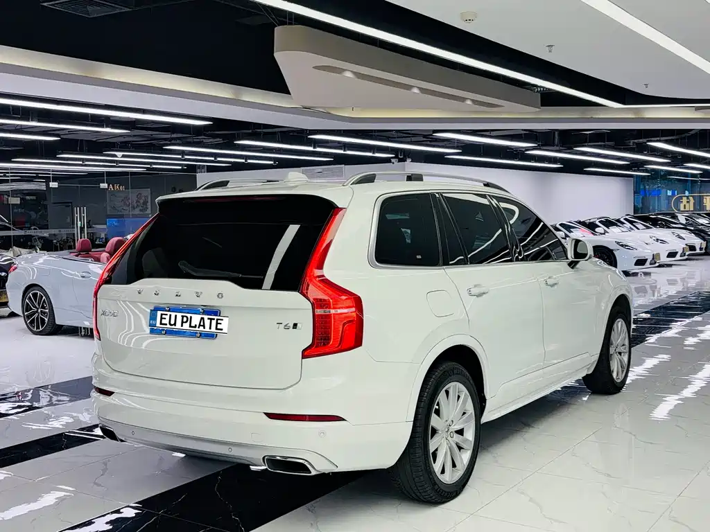 Volvo XC90 2018 — фото 6