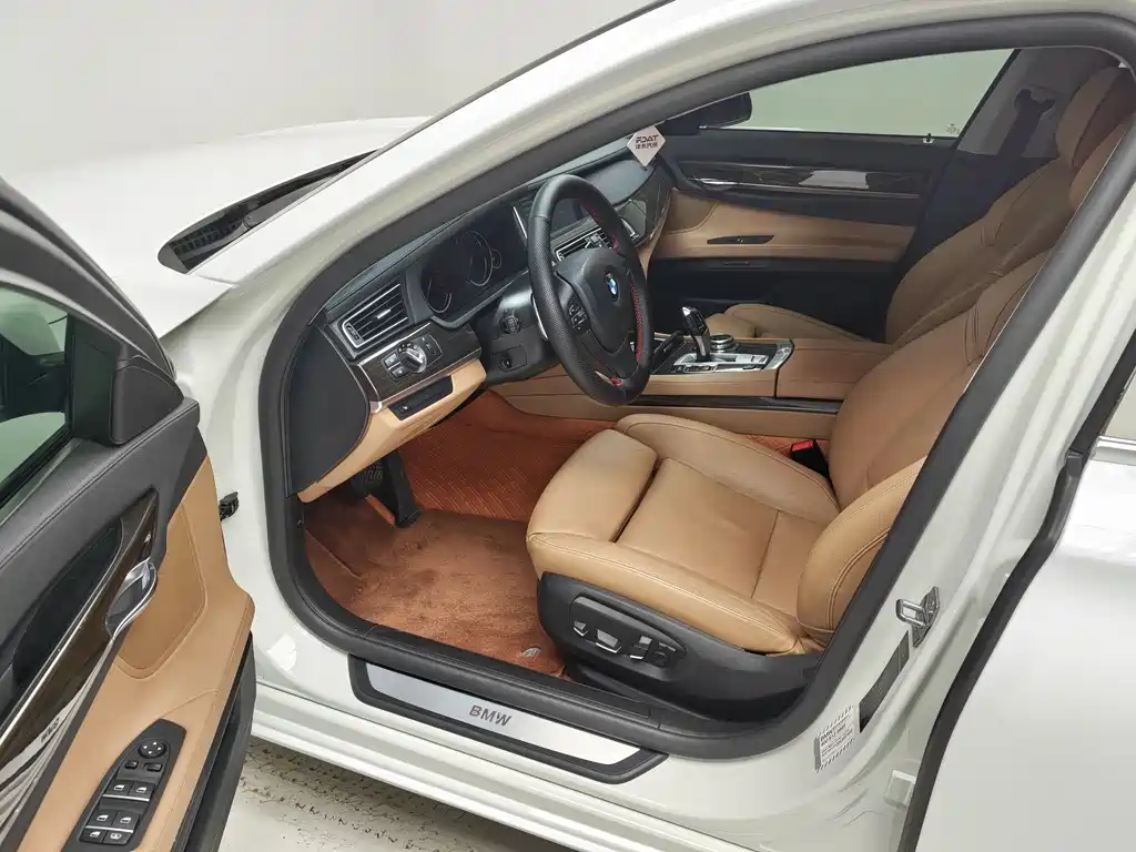 BMW 7 Series 2014 — фото 15