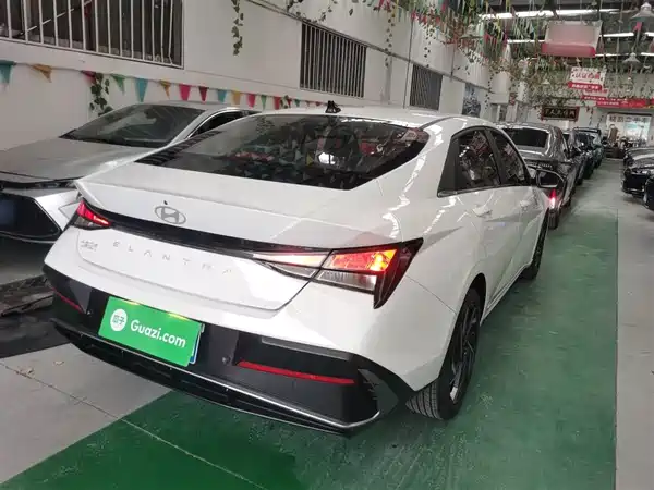 Hyundai Elantra 2023