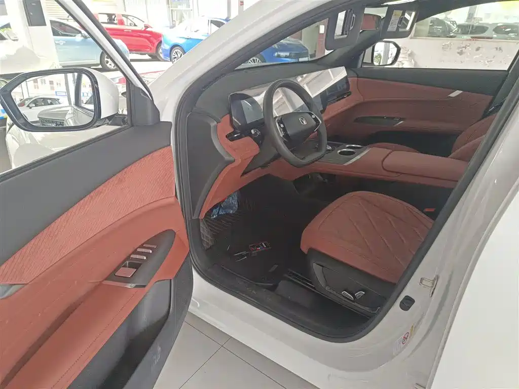 Changan CS75 PLUS 2025 — фото 16