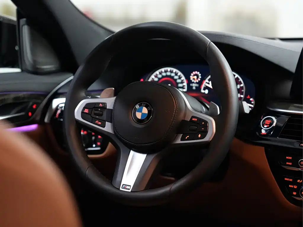BMW 6 Series GT 2018 — фото 39