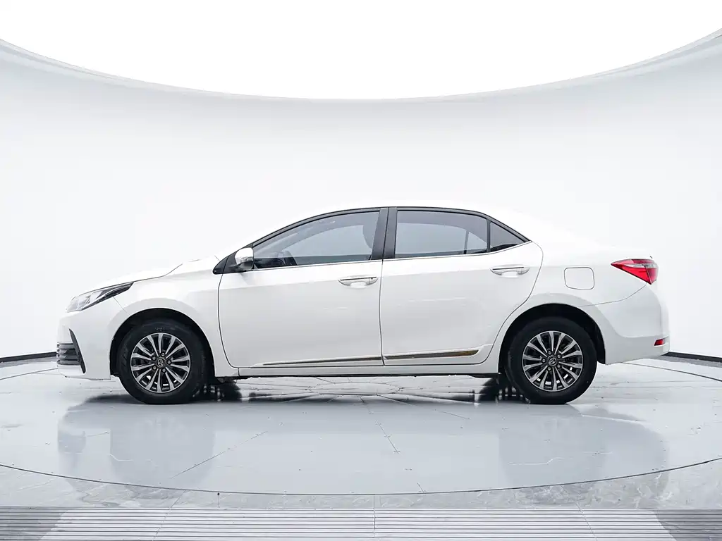 Toyota Corolla 2017 — фото 4