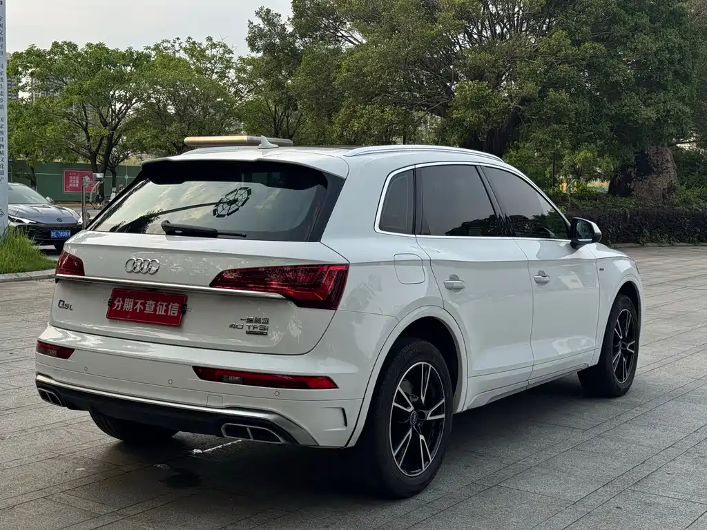 Audi Q5L 2023 — фото 16