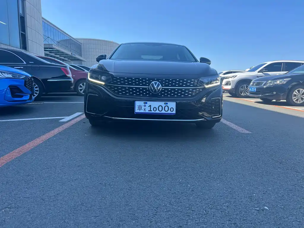 Volkswagen Passat 2024