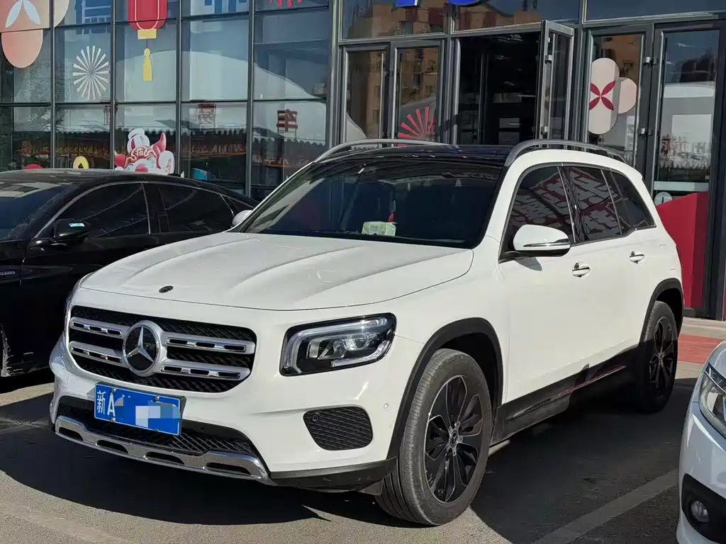 Mercedes-Benz GLB 2023 — фото 1