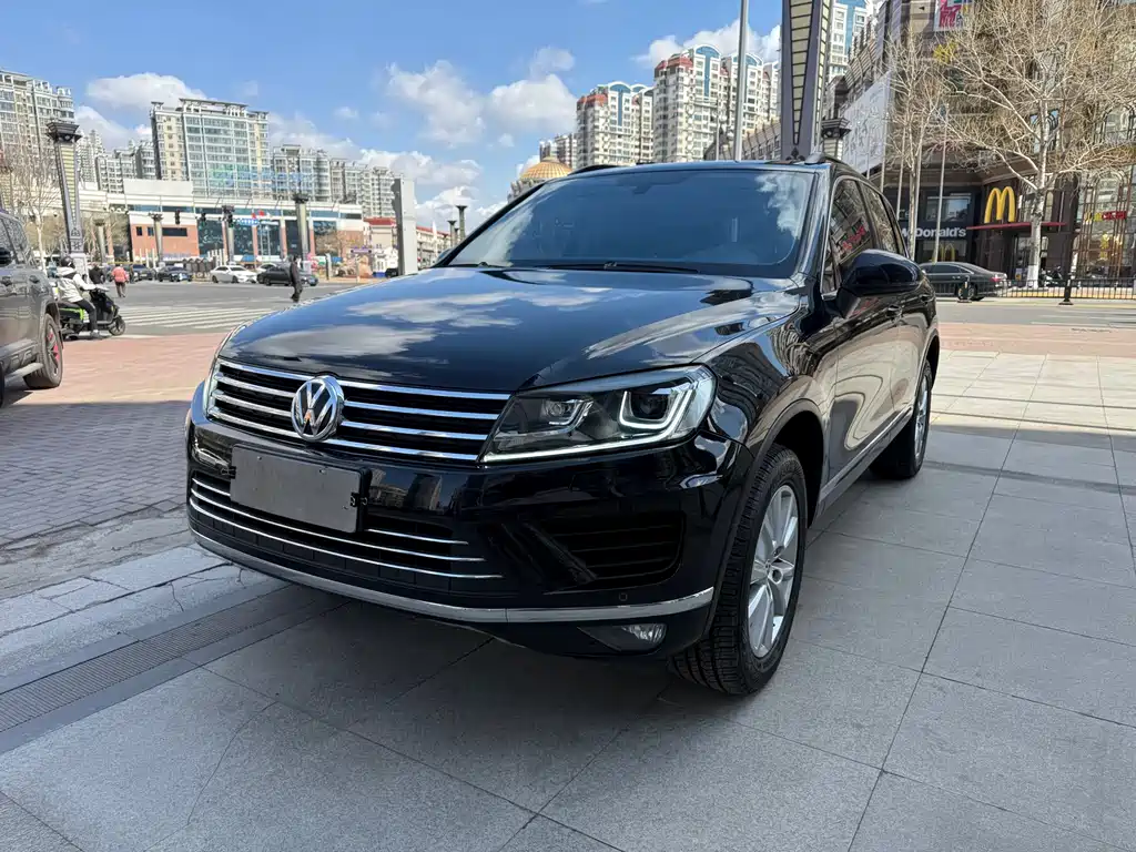 Volkswagen Touareg 2016 — фото 1