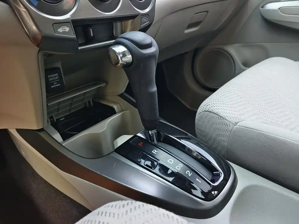 Honda City Classic 2015 — фото 16