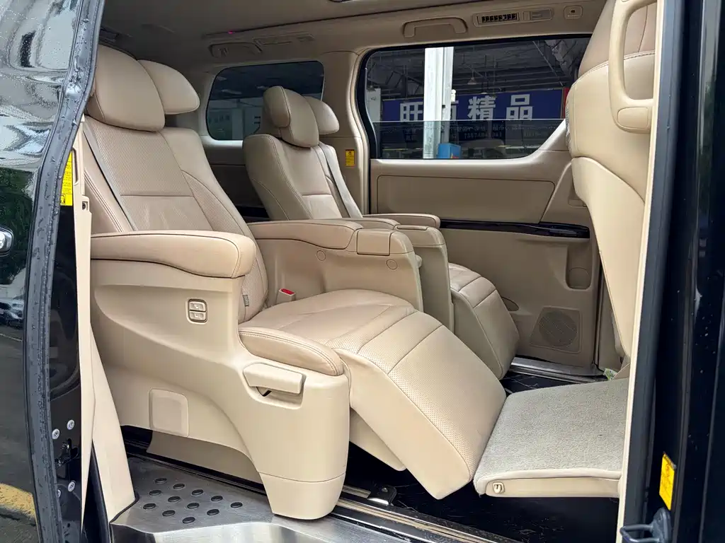 Toyota Alphard 2013 — фото 11