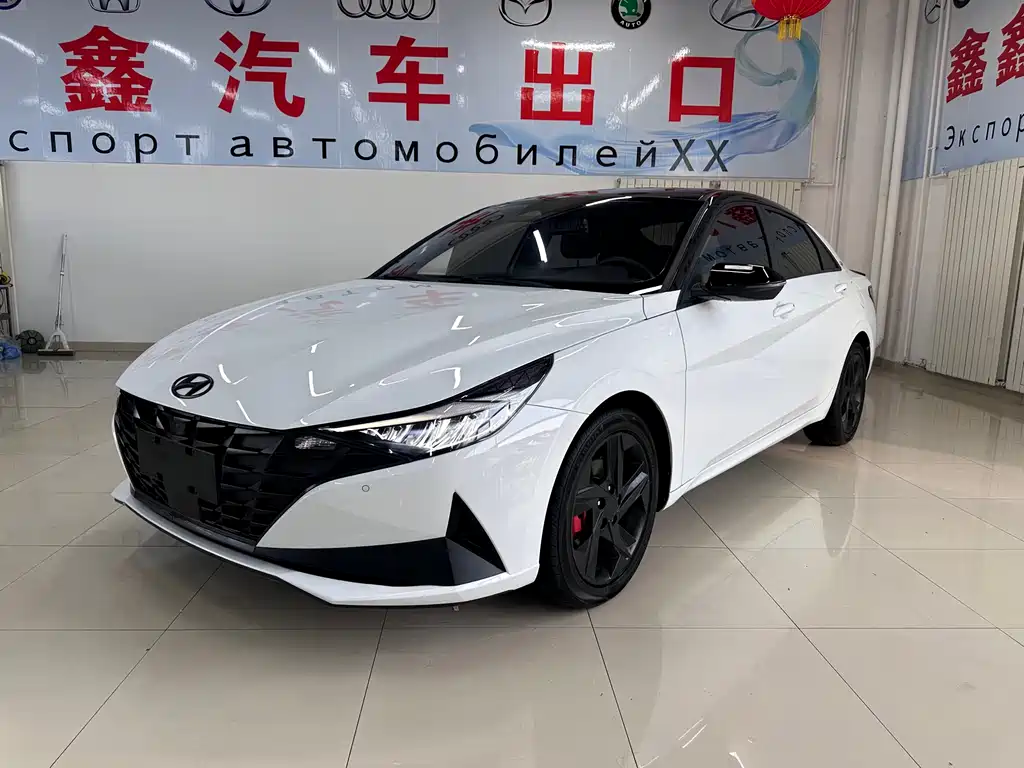 Hyundai Elantra 2022