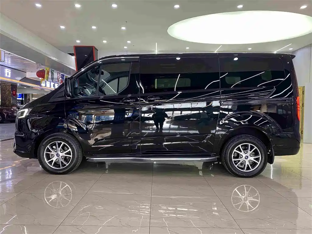 Ford Tourneo 2023 — фото 6