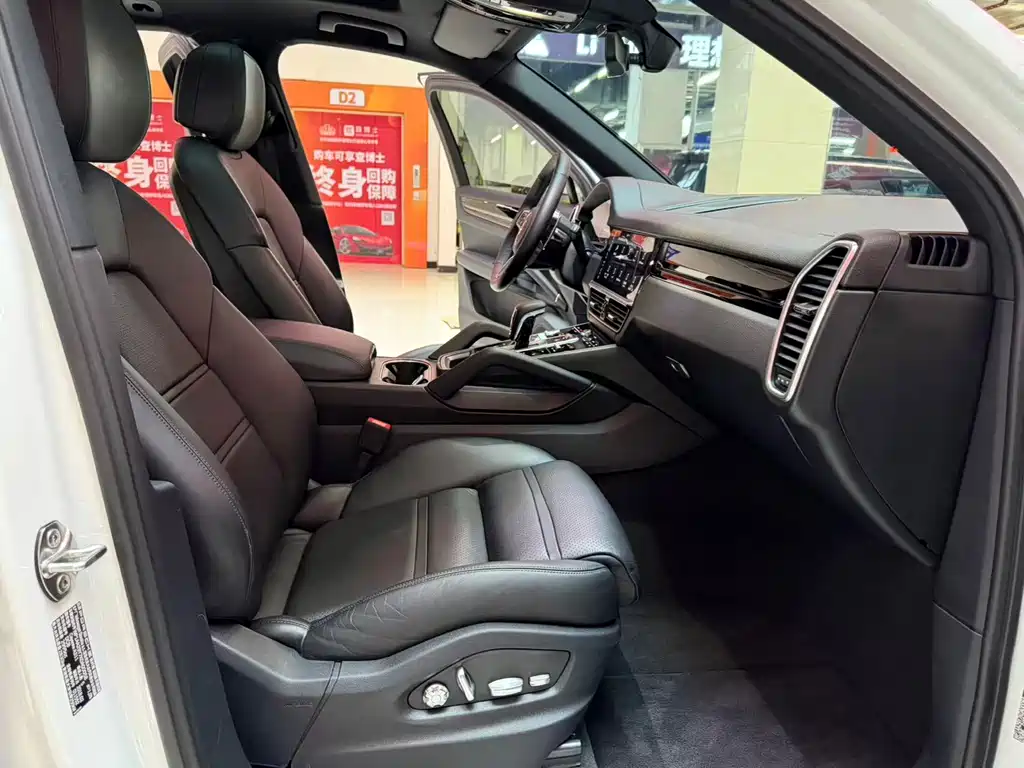 Porsche Cayenne 2018 — фото 14