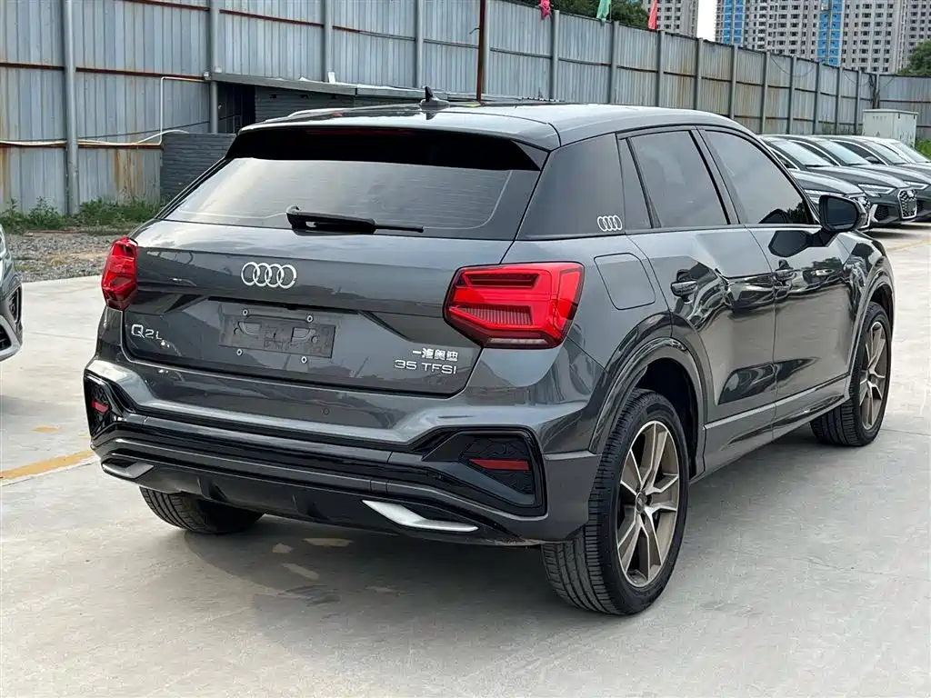 Audi Q2L 2022 — фото 8