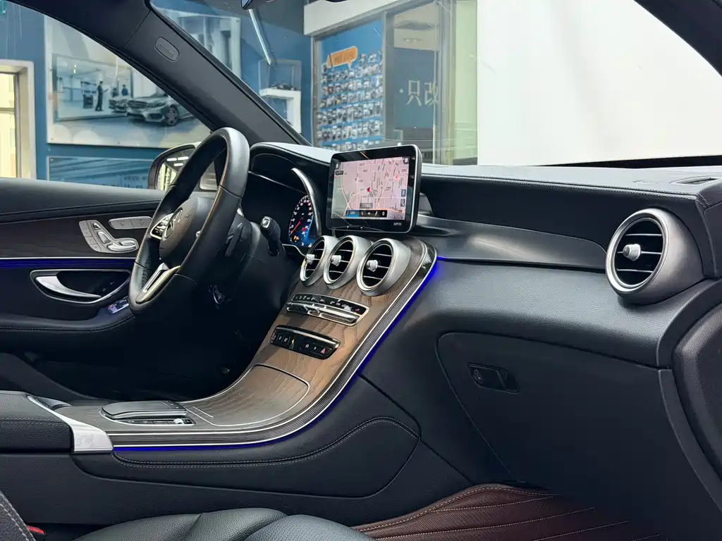 Mercedes-Benz GLC 2020 — фото 18