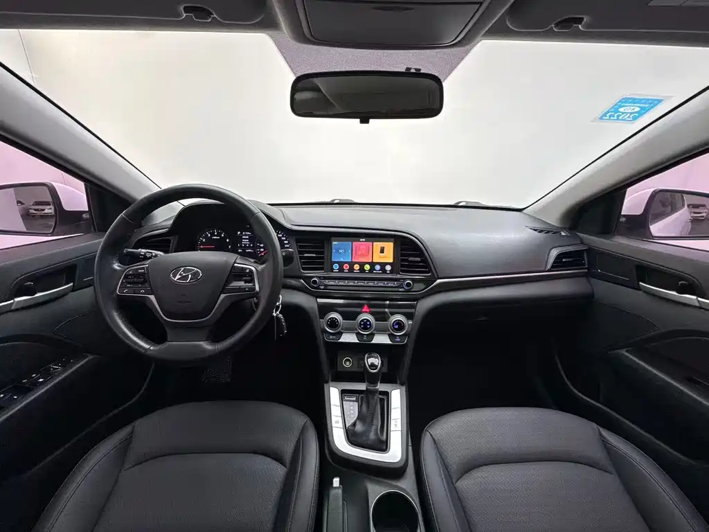Hyundai Elantra 2020 — фото 4