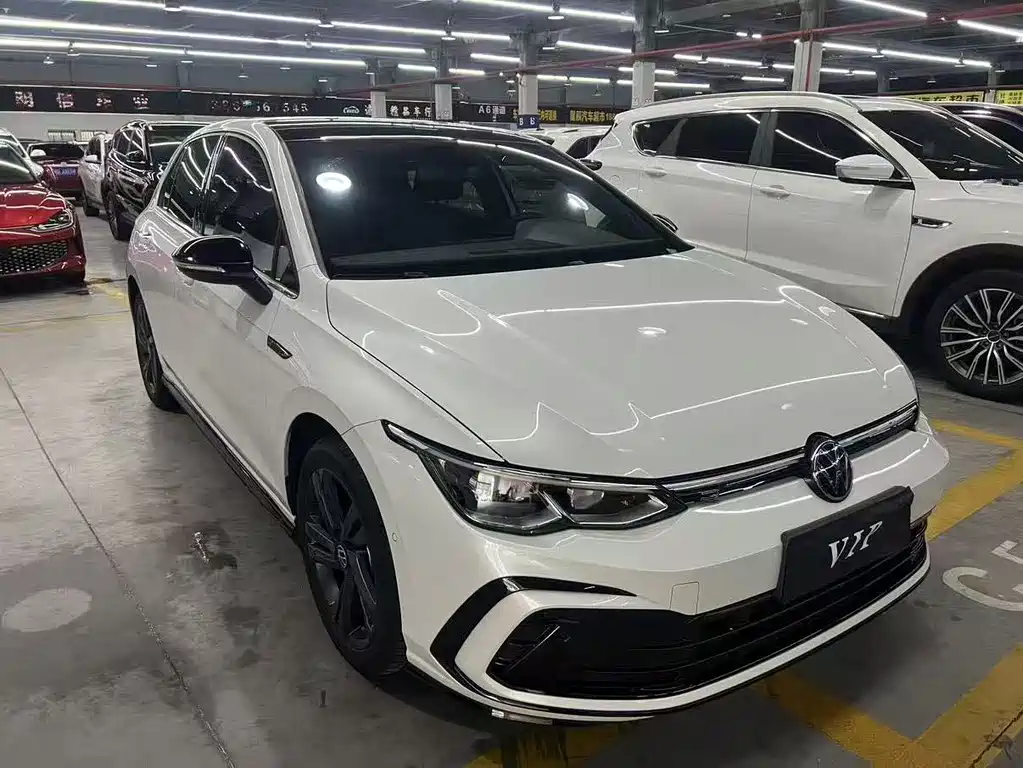Volkswagen Golf 2024