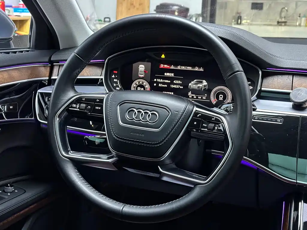 Audi A8 2019 — фото 15