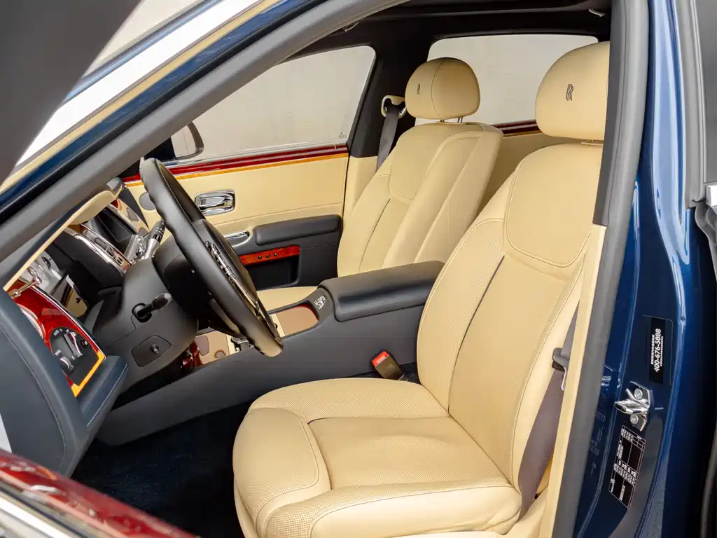 Rolls-Royce Ghost 2016 — фото 17