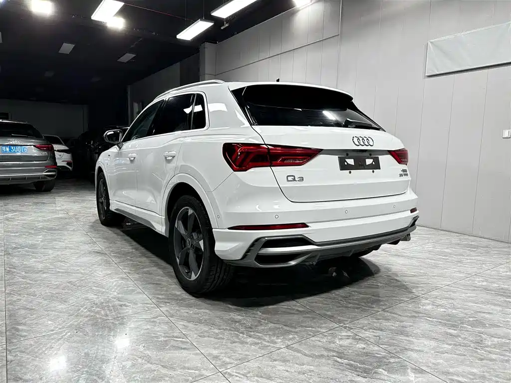 Audi Q3 2022 — фото 4