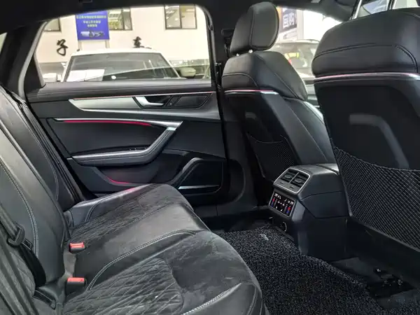 Audi A6L 2022
