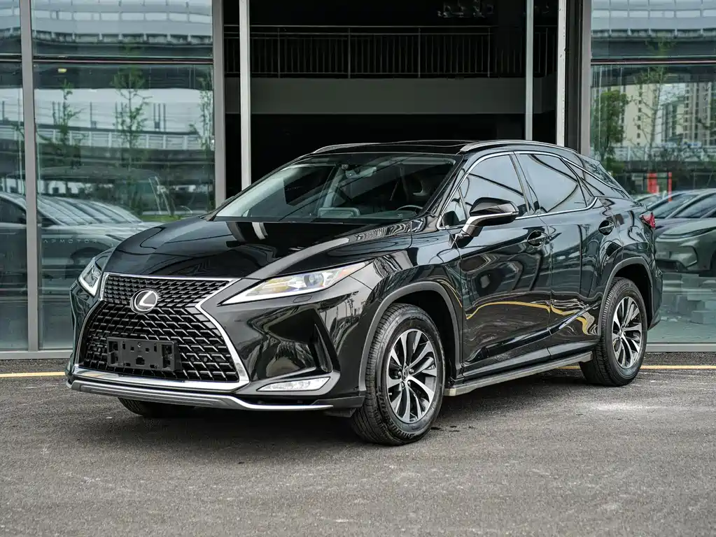 Lexus RX 2020 — фото 1