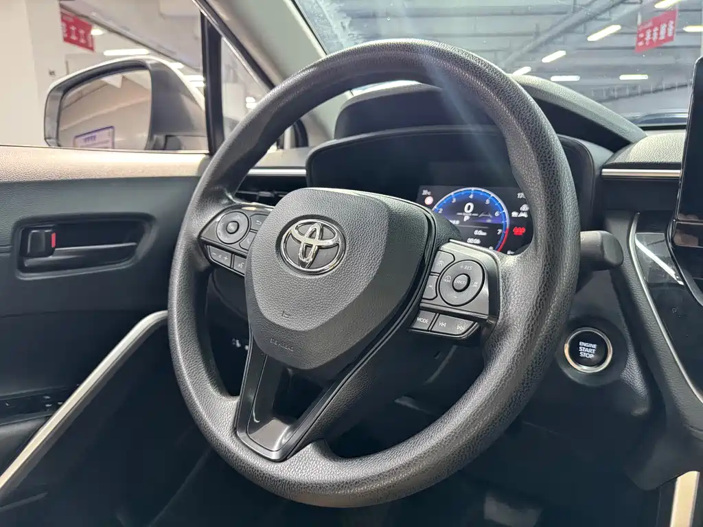 Toyota Corolla Cross 2023 — фото 12