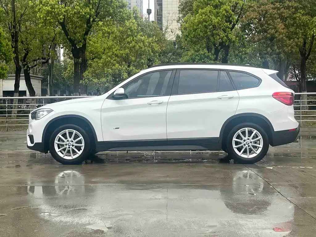 BMW X1 2017 — фото 3